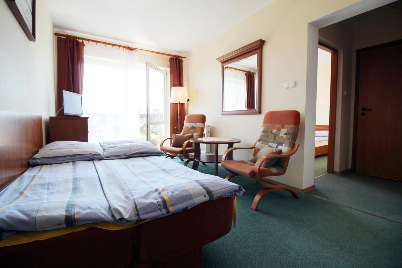 Michalek W Rowach Bed & Breakfast รอวี ภายนอก รูปภาพ